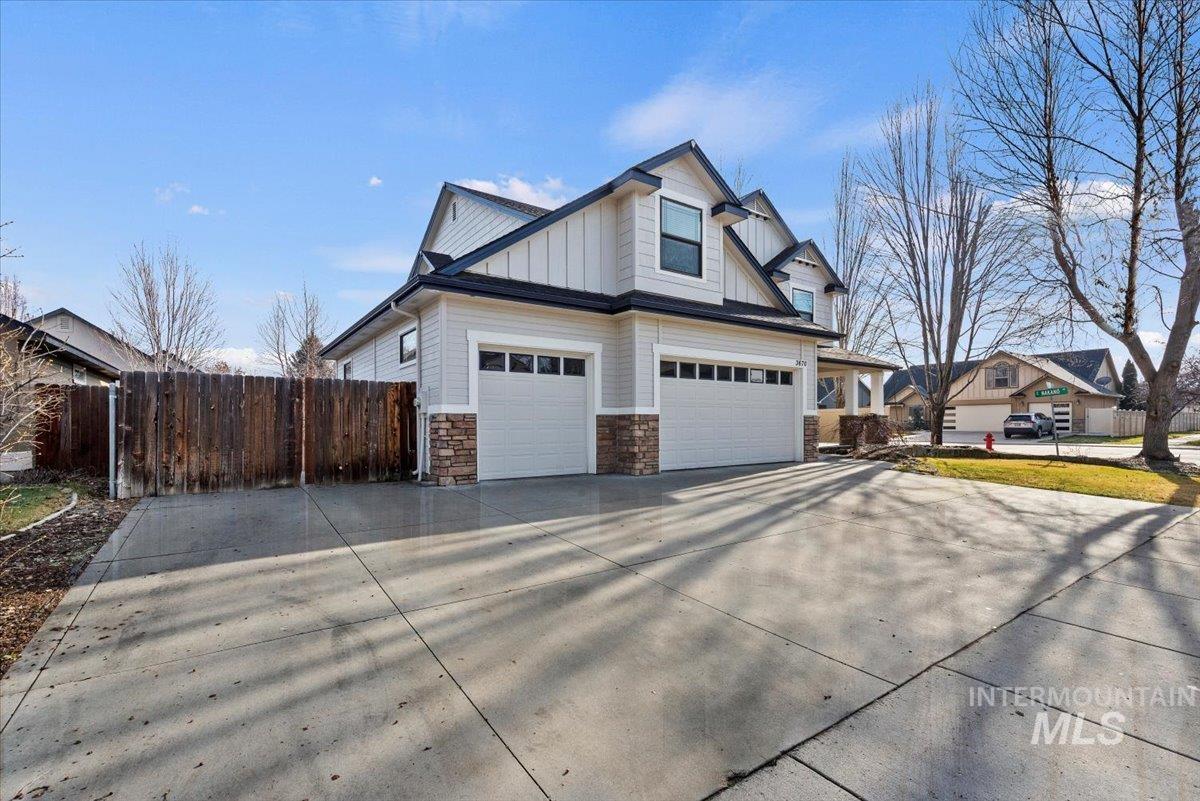 3670 N Dixon Ave, Meridian, Idaho 83646-4745, 4 Bedrooms, 2.5 Bathrooms, Residential For Sale, Price $699,900,MLS 98971485