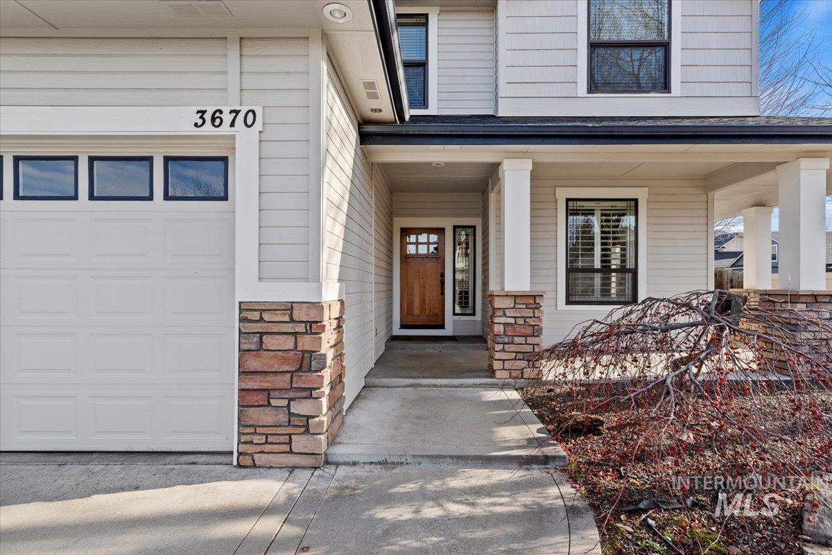 3670 N Dixon Ave, Meridian, Idaho 83646-4745, 4 Bedrooms, 2.5 Bathrooms, Residential For Sale, Price $699,900,MLS 98971485