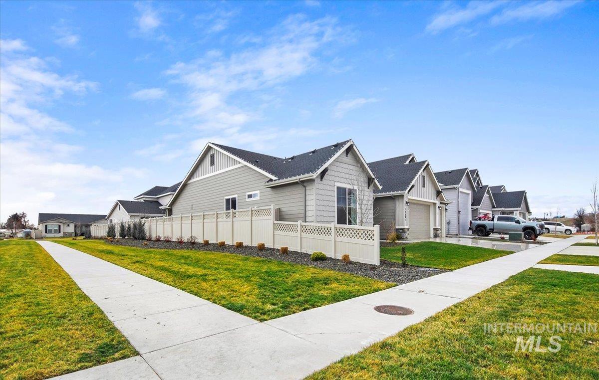 12601 W Wild Thistle Dr, Star, Idaho 83669, 3 Bedrooms, 2.5 Bathrooms, Residential For Sale, Price $619,000, 98971487
