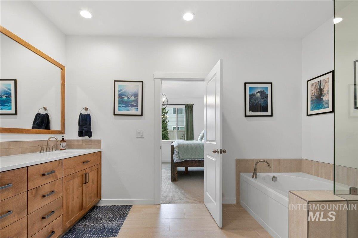 12601 W Wild Thistle Dr, Star, Idaho 83669, 3 Bedrooms, 2.5 Bathrooms, Residential For Sale, Price $645,000,MLS 98971487