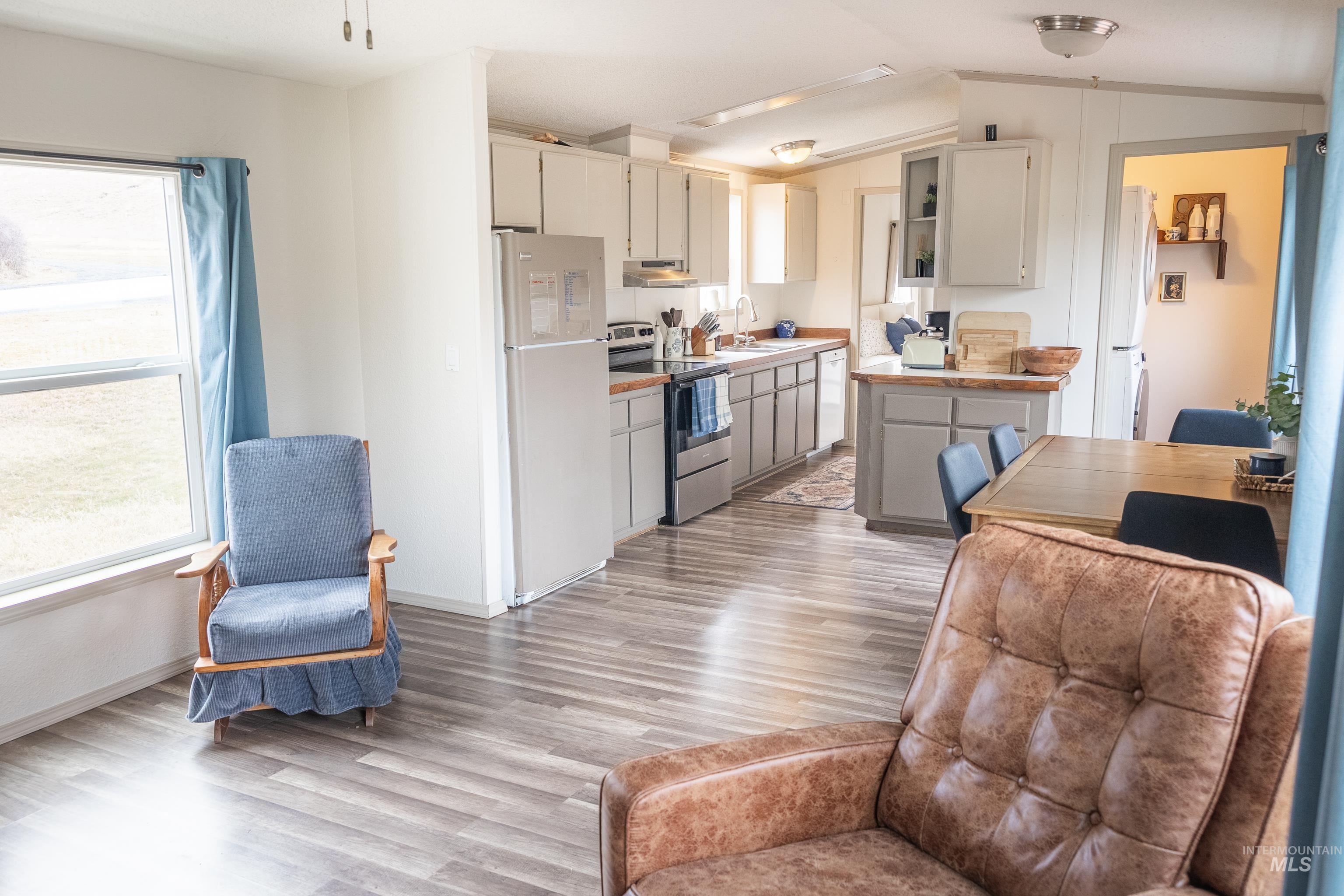 4325 Lenville #10, Moscow, Idaho 83843, 2 Bedrooms, 2 Bathrooms, Residential For Sale, Price $86,000,MLS 98971489