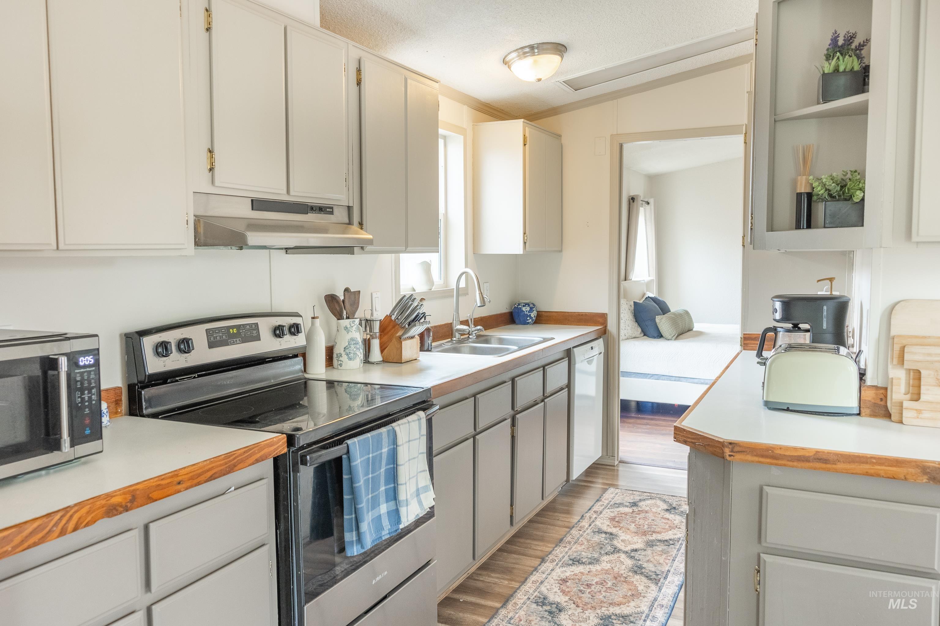 4325 Lenville #10, Moscow, Idaho 83843, 2 Bedrooms, 2 Bathrooms, Residential For Sale, Price $86,000,MLS 98971489