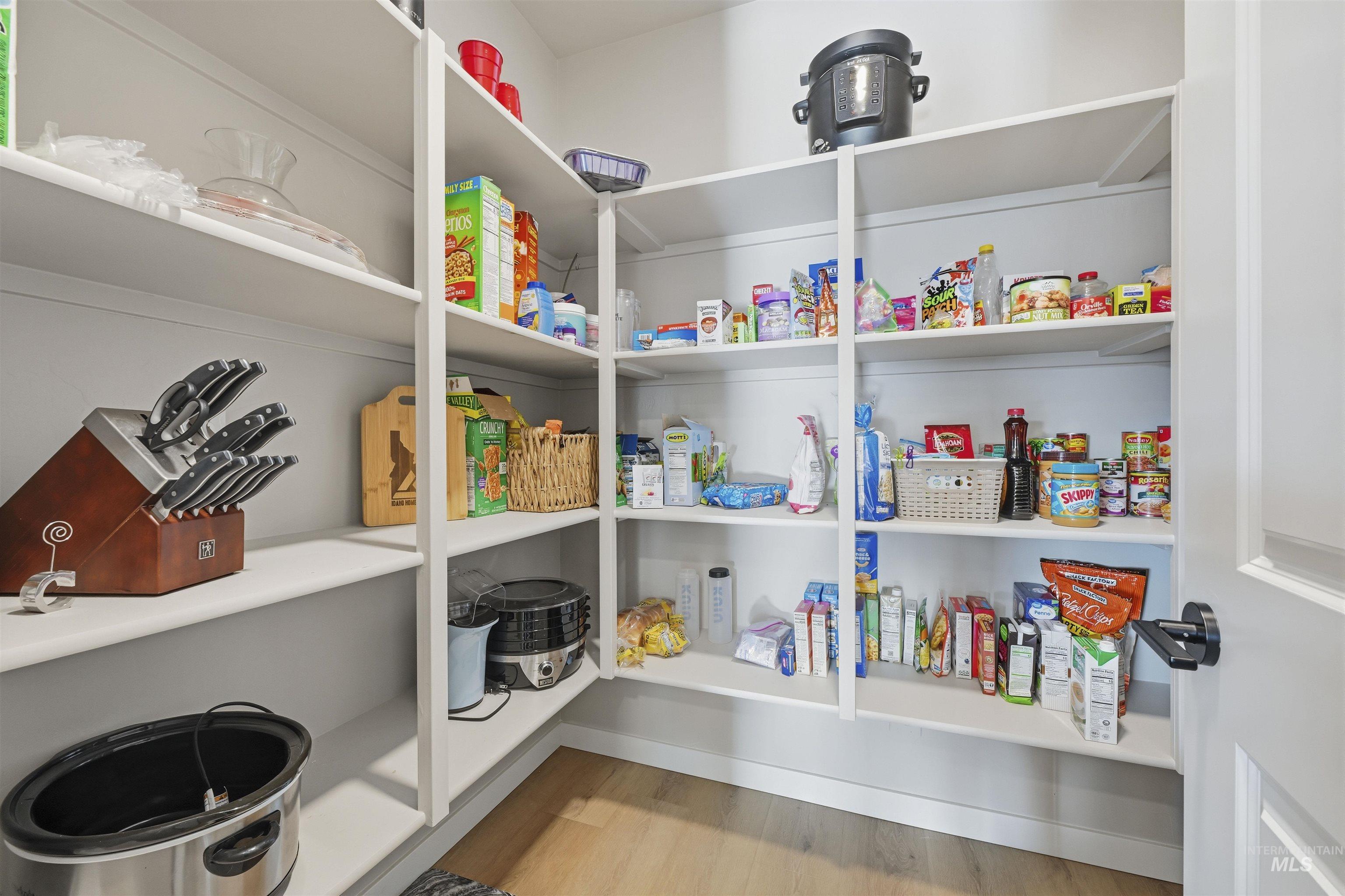 5767 E Garby Street, Nampa, Idaho 83687, 4 Bedrooms, 2 Bathrooms, Residential For Sale, Price $614,000,MLS 98971490