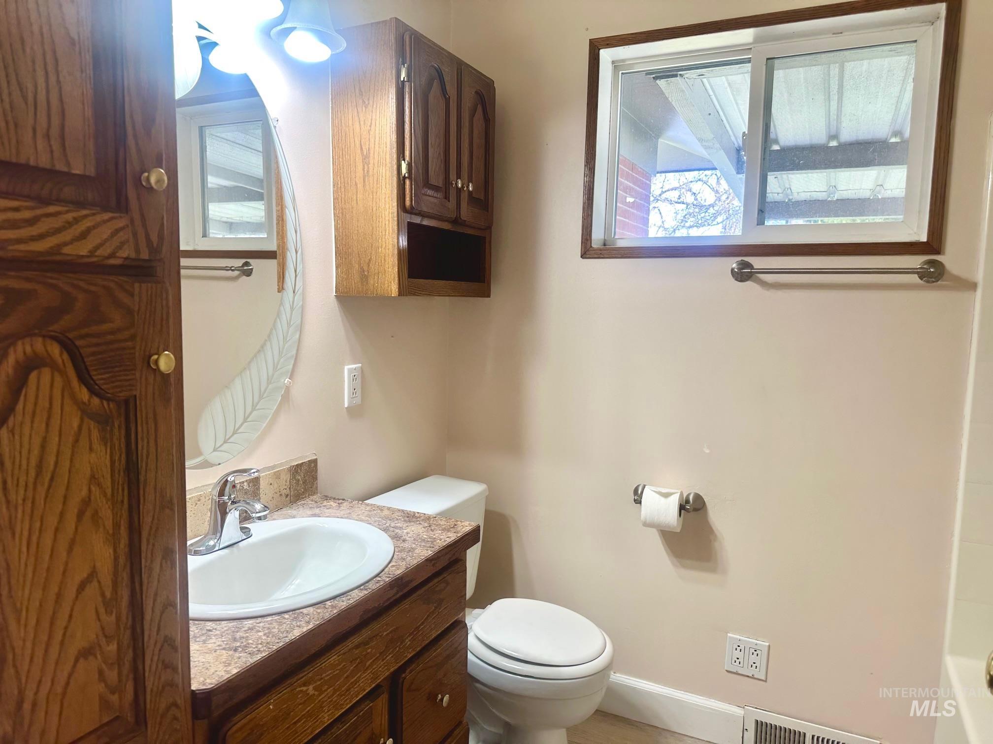 628 Alturas Dr. N., Twin Falls, Idaho 83301, 5 Bedrooms, 2 Bathrooms, Residential For Sale, Price $349,000,MLS 98971491