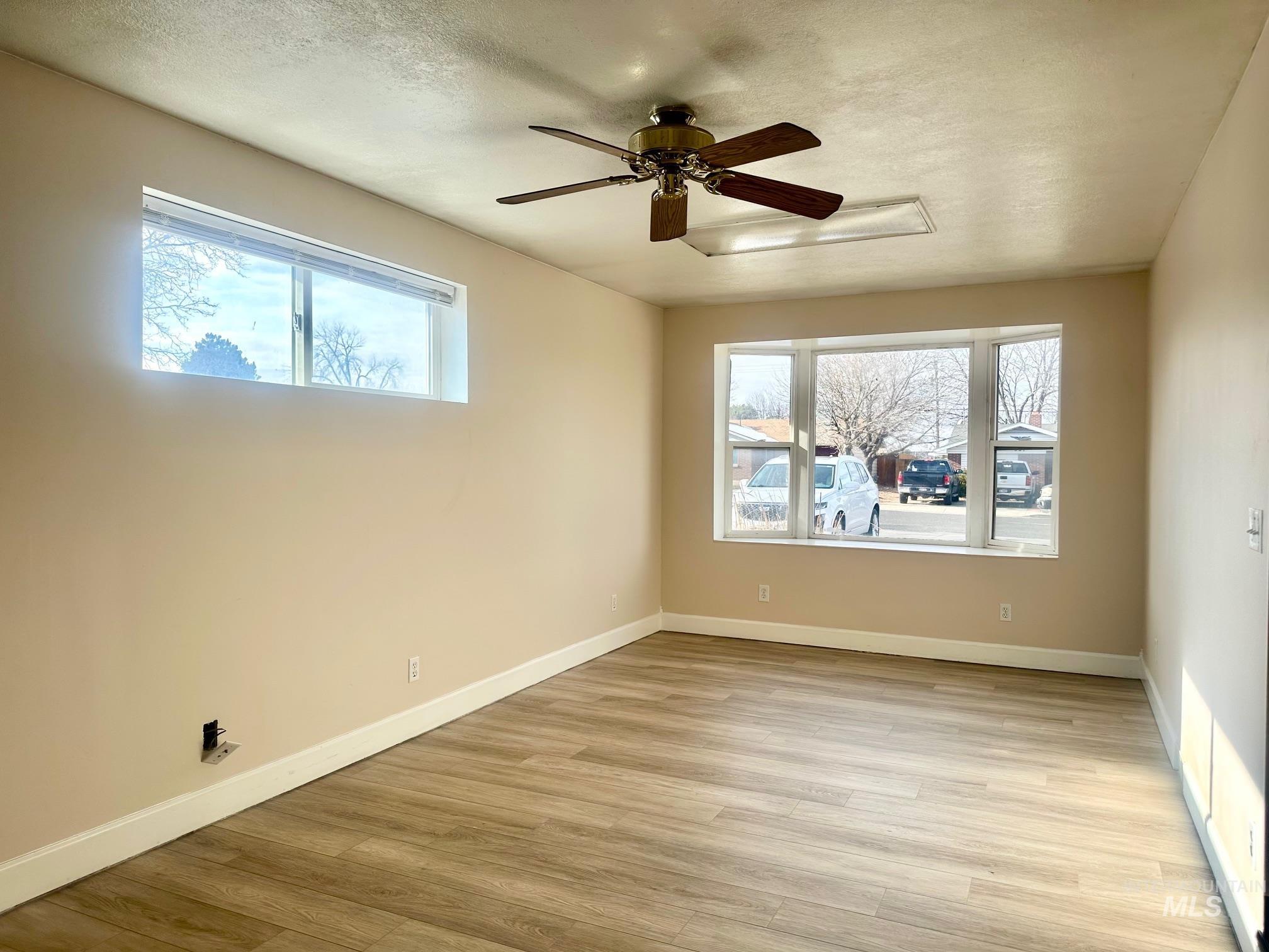 628 Alturas Dr. N., Twin Falls, Idaho 83301, 5 Bedrooms, 2 Bathrooms, Residential For Sale, Price $349,000,MLS 98971491