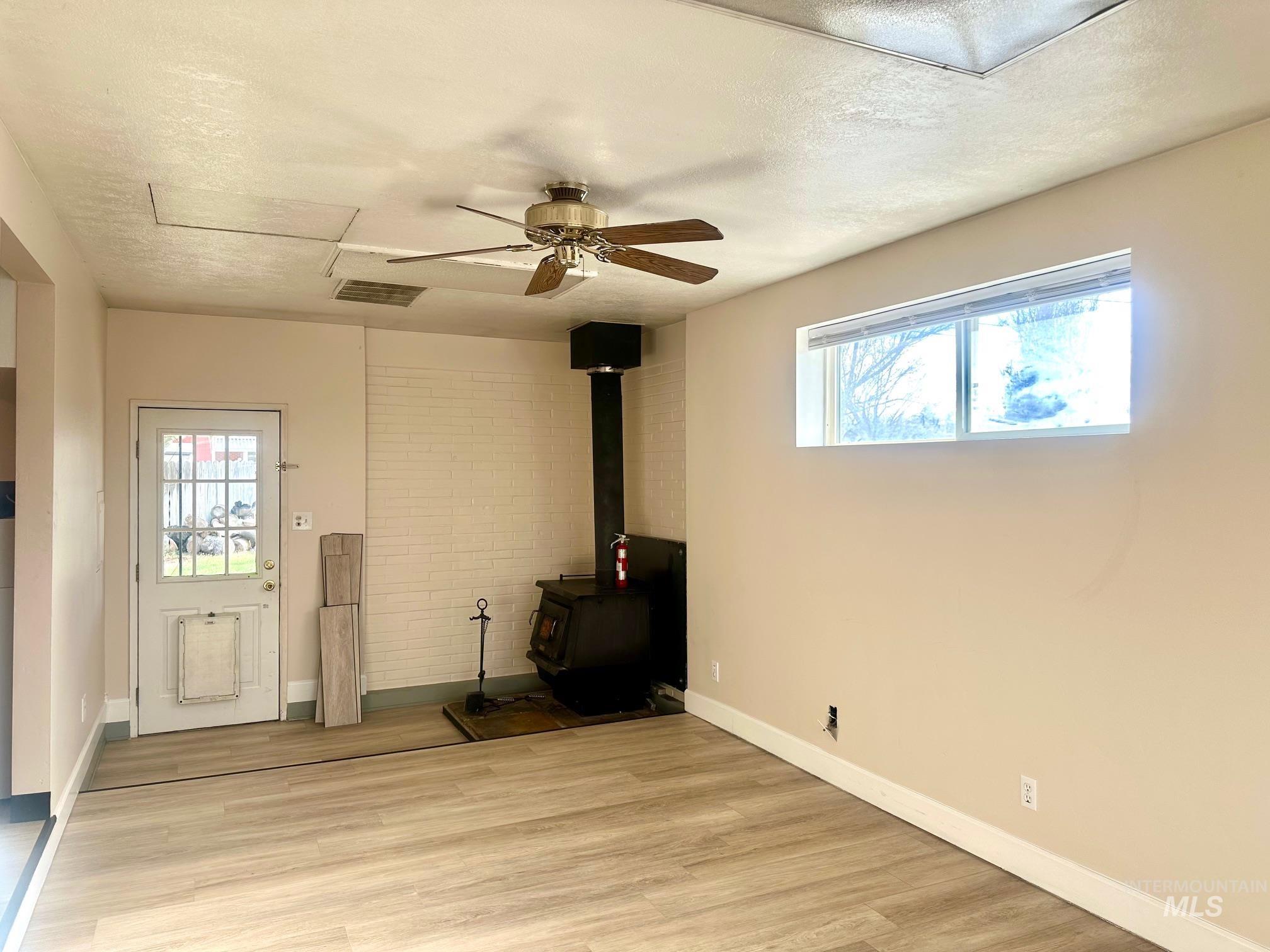 628 Alturas Dr. N., Twin Falls, Idaho 83301, 5 Bedrooms, 2 Bathrooms, Residential For Sale, Price $349,000,MLS 98971491