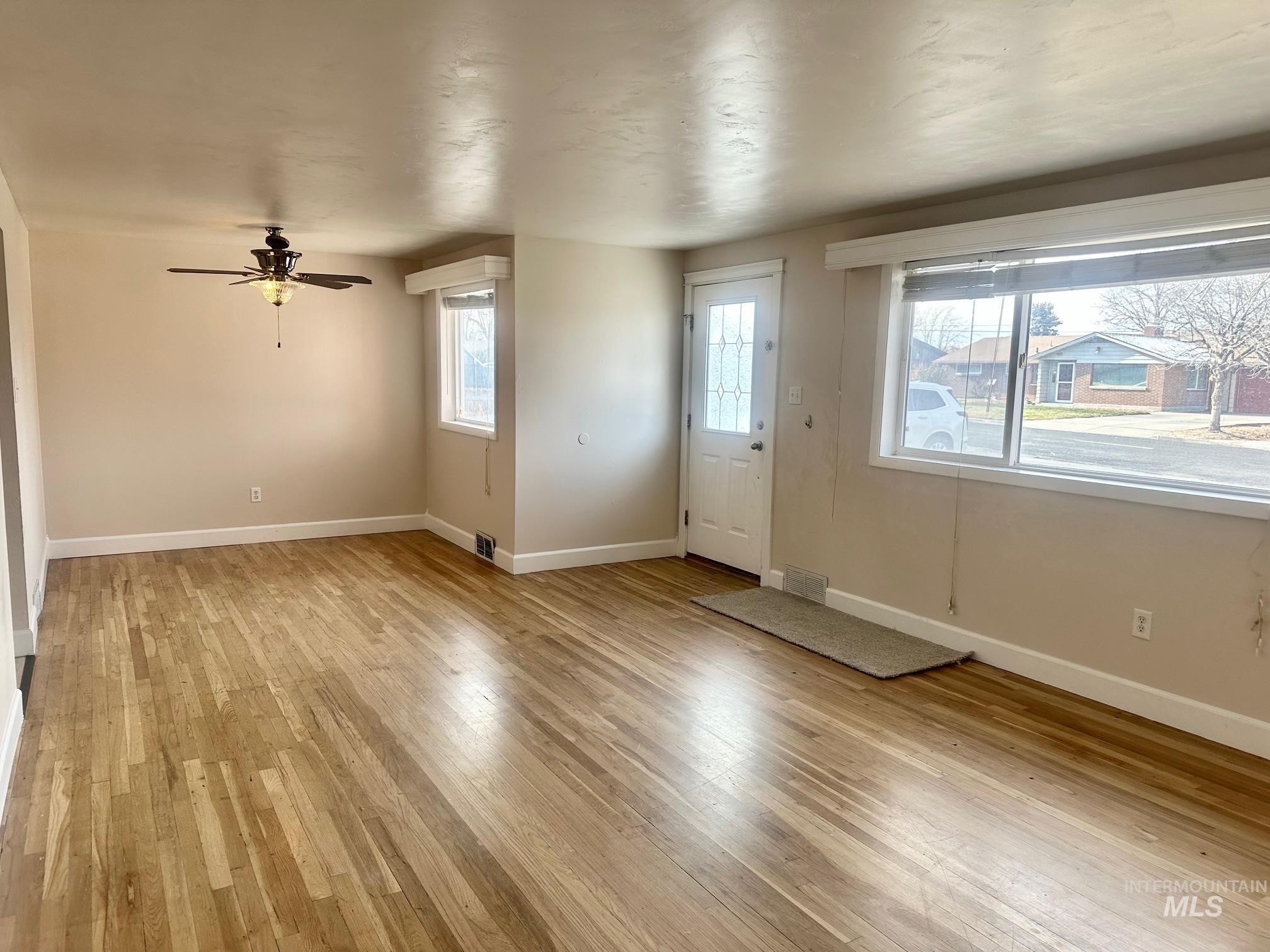 628 Alturas Dr. N., Twin Falls, Idaho 83301, 5 Bedrooms, 2 Bathrooms, Residential For Sale, Price $349,000,MLS 98971491