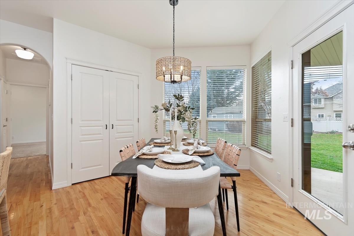 2227 W Trestle Dr., Meridian, Idaho 83642, 4 Bedrooms, 3 Bathrooms, Residential For Sale, Price $625,900,MLS 98971492