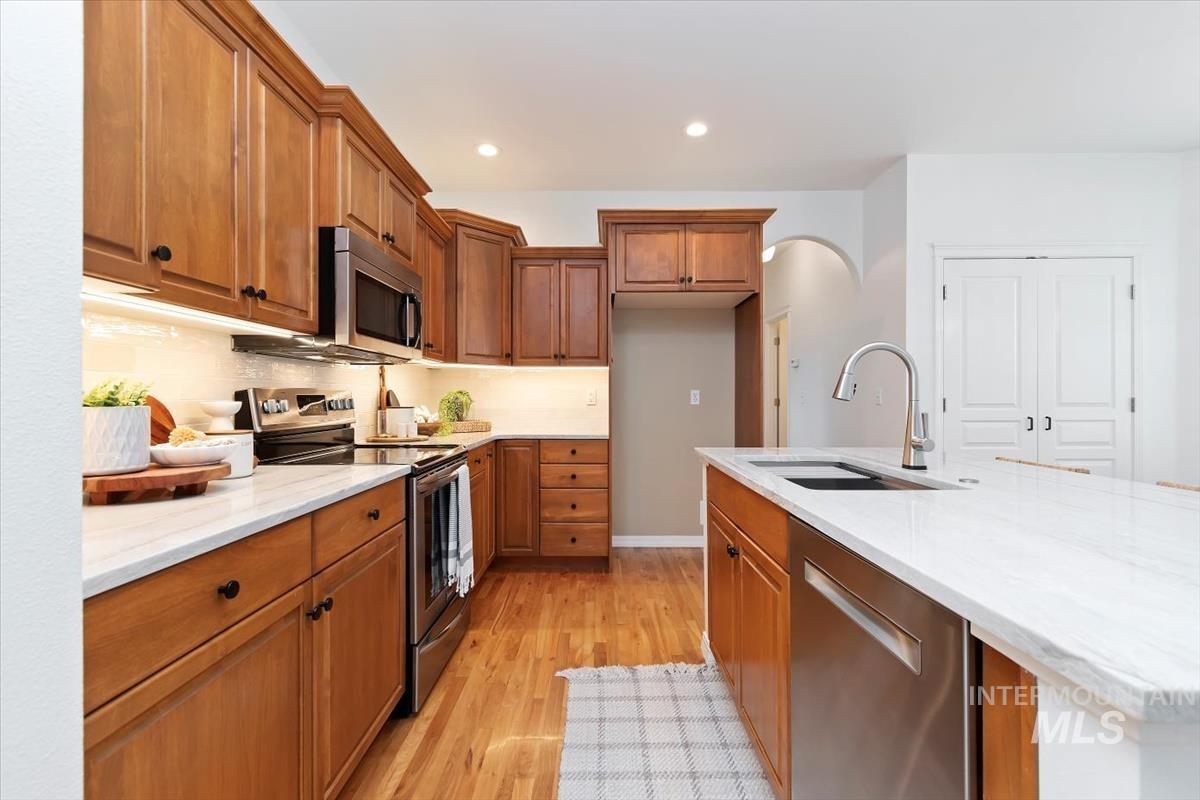 2227 W Trestle Dr., Meridian, Idaho 83642, 4 Bedrooms, 3 Bathrooms, Residential For Sale, Price $625,900,MLS 98971492