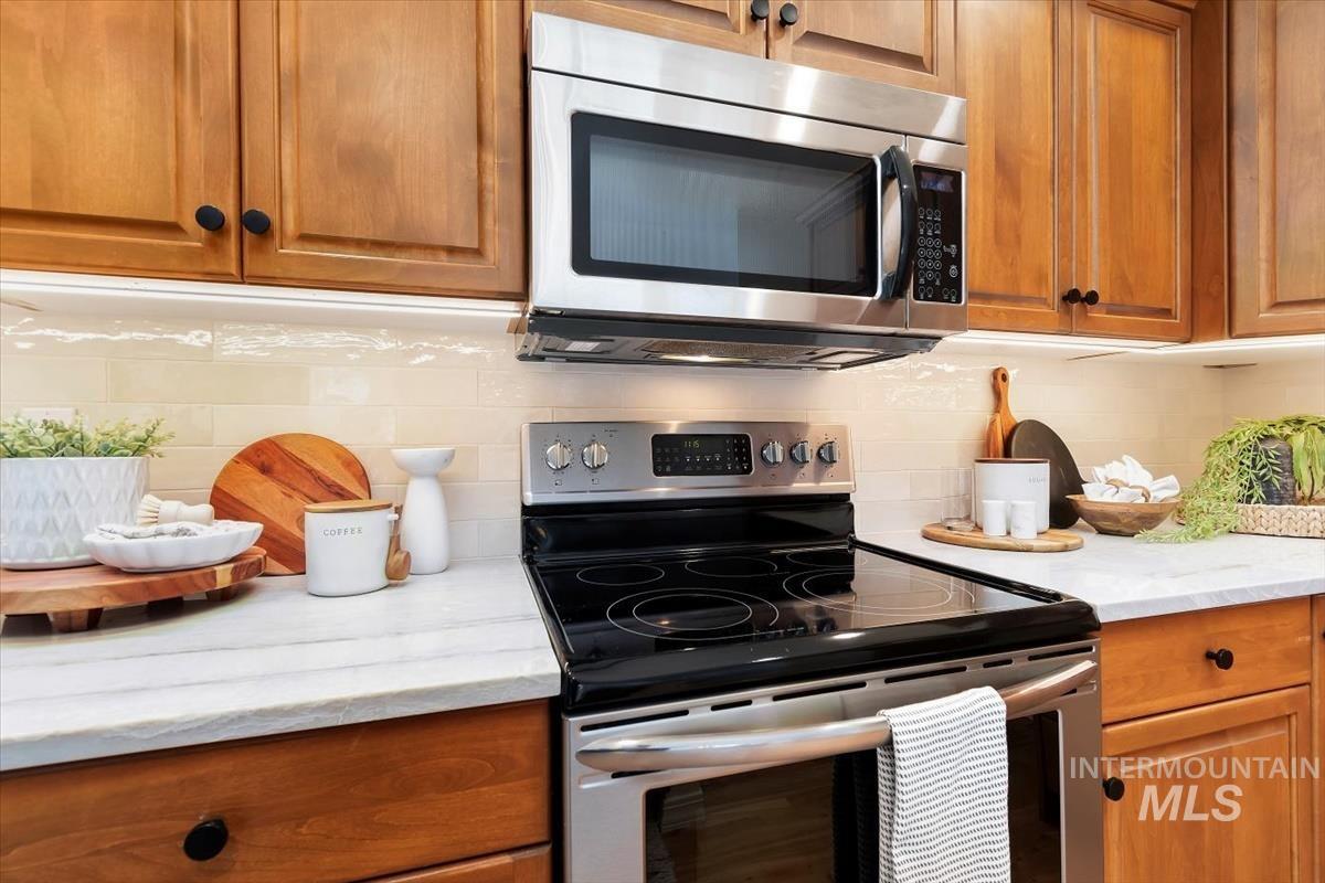 2227 W Trestle Dr., Meridian, Idaho 83642, 4 Bedrooms, 3 Bathrooms, Residential For Sale, Price $625,900,MLS 98971492