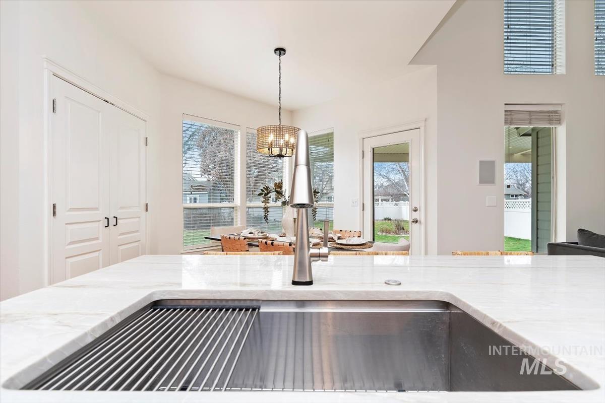 2227 W Trestle Dr., Meridian, Idaho 83642, 4 Bedrooms, 3 Bathrooms, Residential For Sale, Price $625,900,MLS 98971492