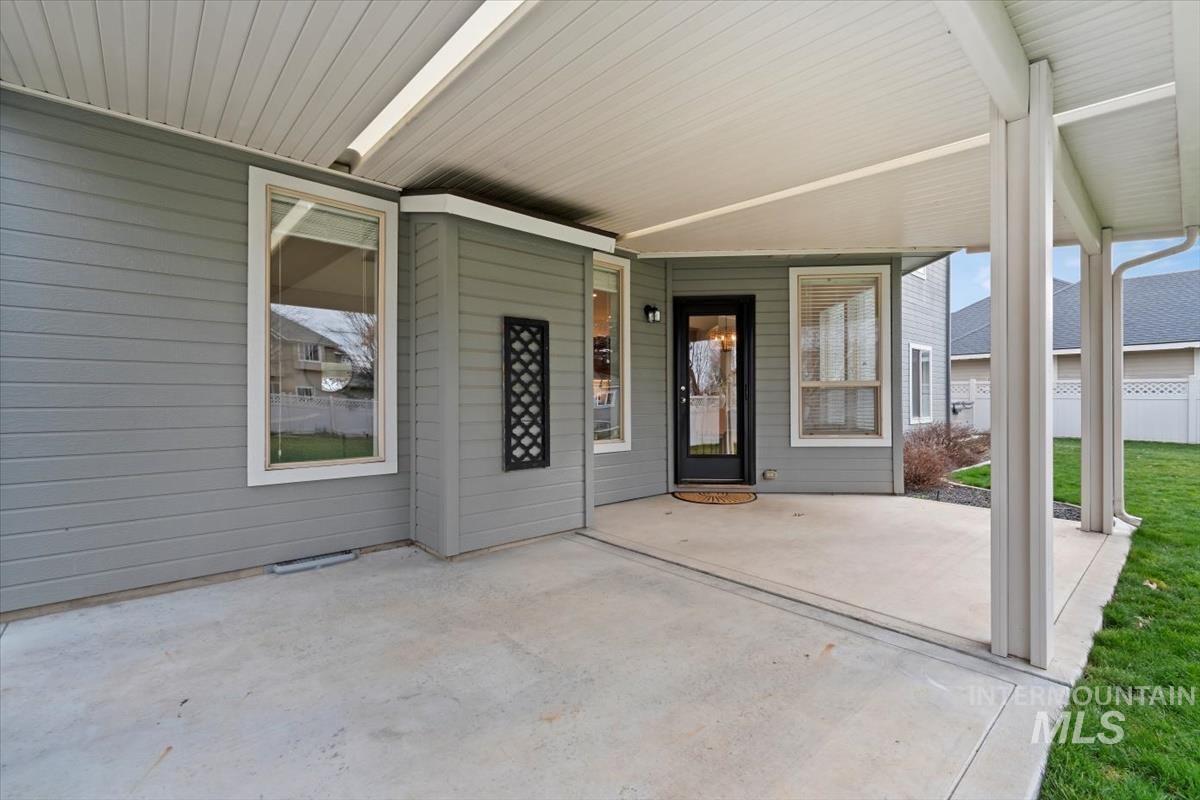 2227 W Trestle Dr., Meridian, Idaho 83642, 4 Bedrooms, 3 Bathrooms, Residential For Sale, Price $625,900,MLS 98971492