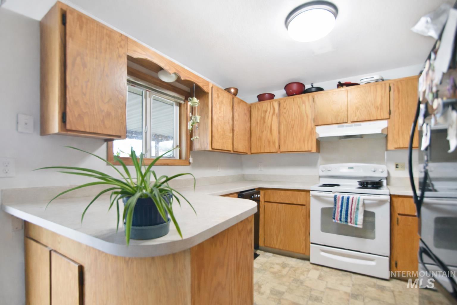 3727 17th Street, Lewiston, Idaho 83501, 4 Bedrooms, 2 Bathrooms, Residential For Sale, Price $385,000,MLS 98971493