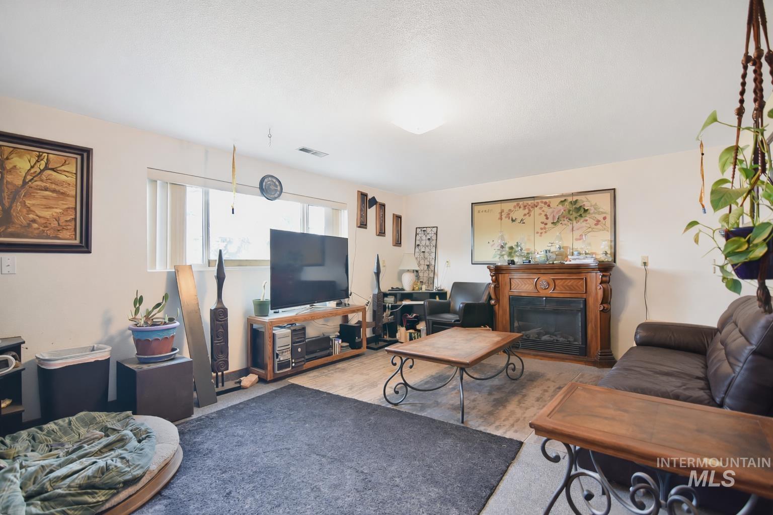 3727 17th Street, Lewiston, Idaho 83501, 4 Bedrooms, 2 Bathrooms, Residential For Sale, Price $385,000,MLS 98971493