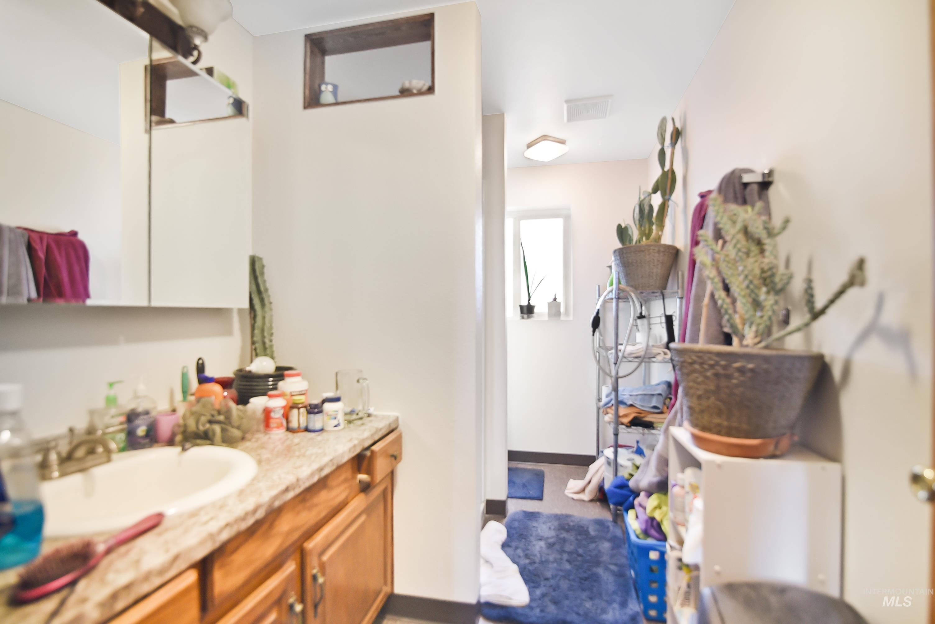 3727 17th Street, Lewiston, Idaho 83501, 4 Bedrooms, 2 Bathrooms, Residential For Sale, Price $385,000,MLS 98971493