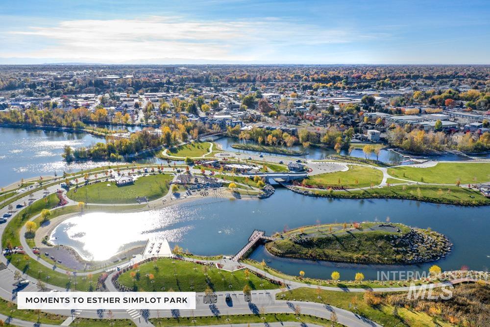 3637 N Carr Ln, Garden City, Idaho 83714, 3 Bedrooms, 2.5 Bathrooms, Residential For Sale, Price $565,000,MLS 98971494