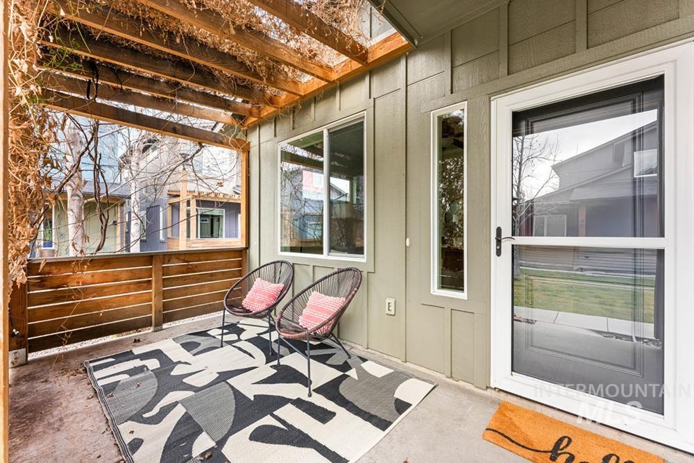 3637 N Carr Ln, Garden City, Idaho 83714, 3 Bedrooms, 2.5 Bathrooms, Residential For Sale, Price $565,000,MLS 98971494