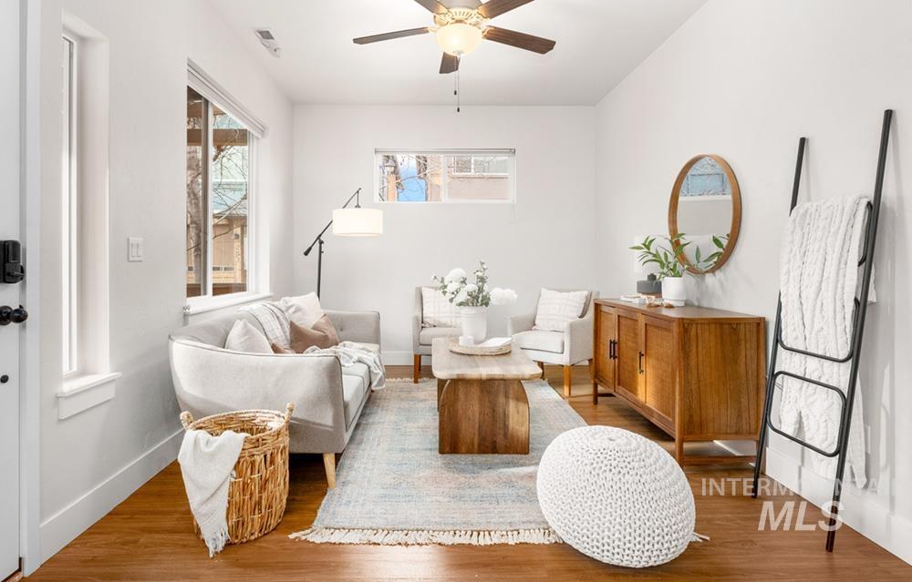 3637 N Carr Ln, Garden City, Idaho 83714, 3 Bedrooms, 2.5 Bathrooms, Residential For Sale, Price $565,000,MLS 98971494