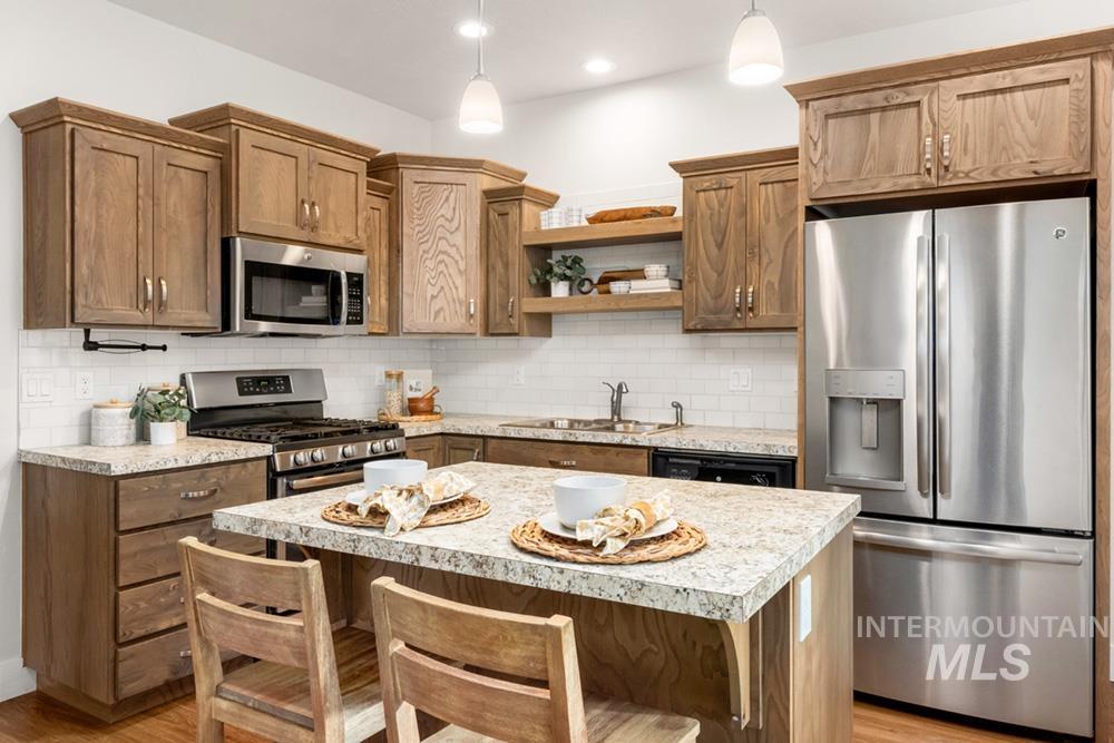 3637 N Carr Ln, Garden City, Idaho 83714, 3 Bedrooms, 2.5 Bathrooms, Residential For Sale, Price $565,000,MLS 98971494