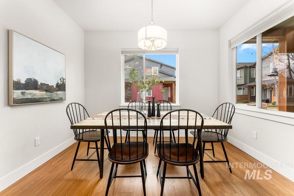 3637 N Carr Ln, Garden City, Idaho 83714, 3 Bedrooms, 2.5 Bathrooms, Residential For Sale, Price $565,000,MLS 98971494