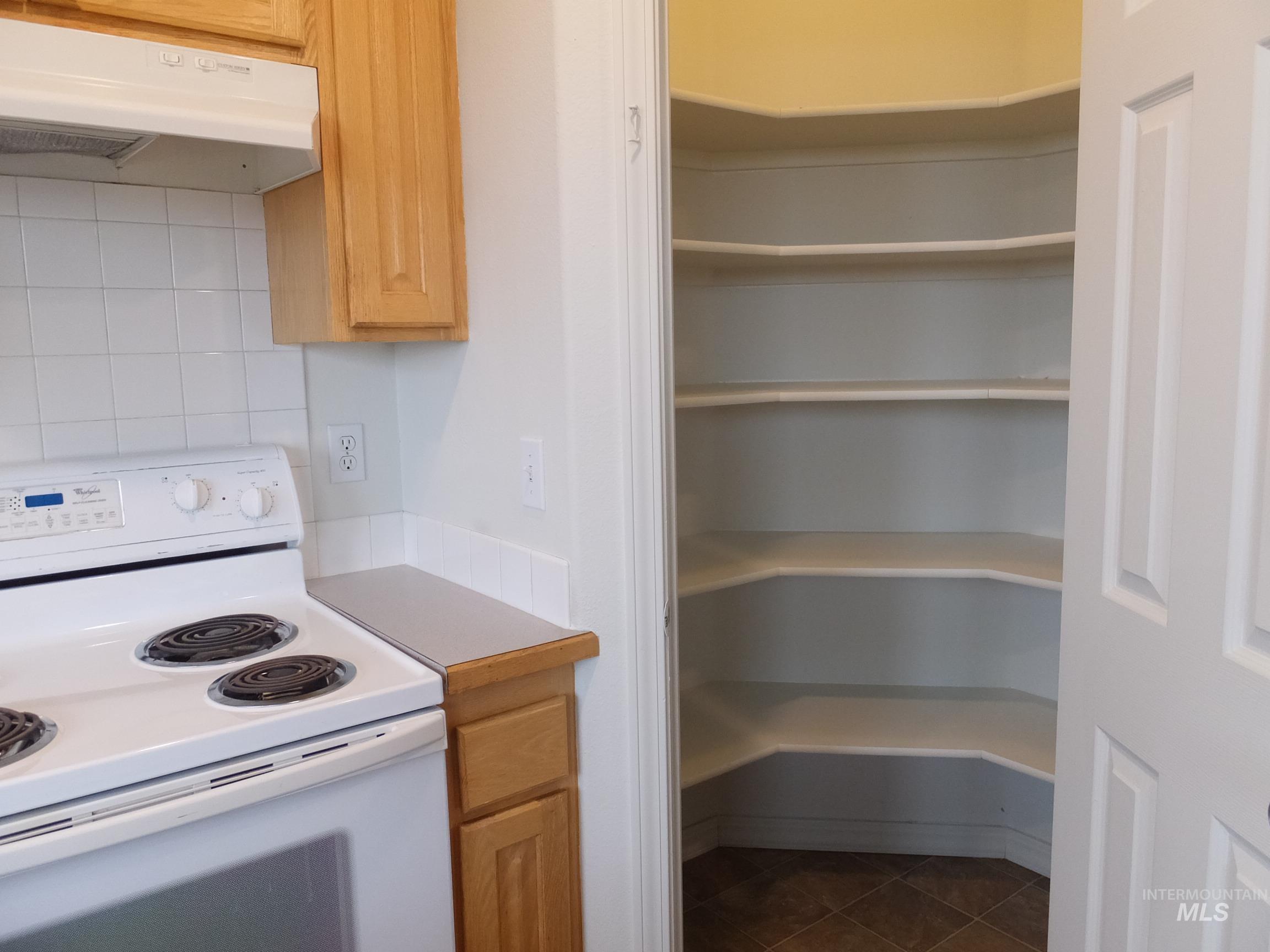 905 Gem Stone Way, Emmett, Idaho 83617, 3 Bedrooms, 2 Bathrooms, Residential For Sale, Price $349,900,MLS 98971496