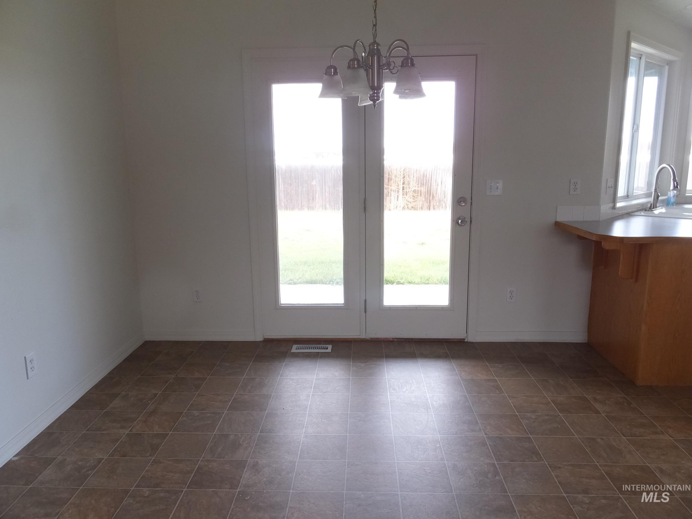 905 Gem Stone Way, Emmett, Idaho 83617, 3 Bedrooms, 2 Bathrooms, Residential For Sale, Price $349,900,MLS 98971496