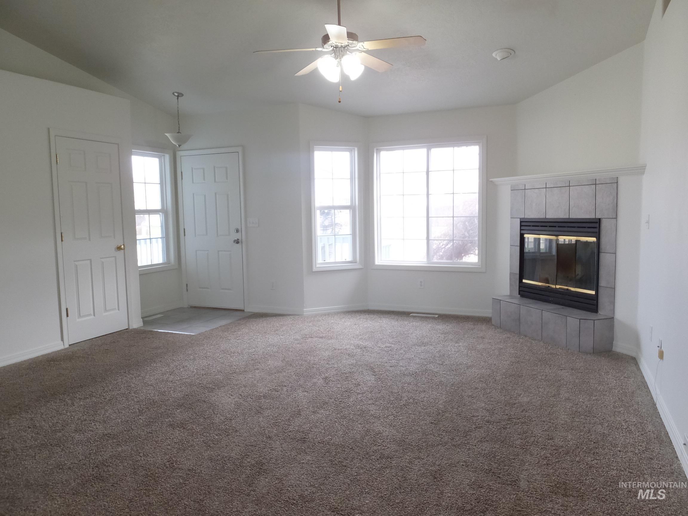 905 Gem Stone Way, Emmett, Idaho 83617, 3 Bedrooms, 2 Bathrooms, Residential For Sale, Price $349,900,MLS 98971496