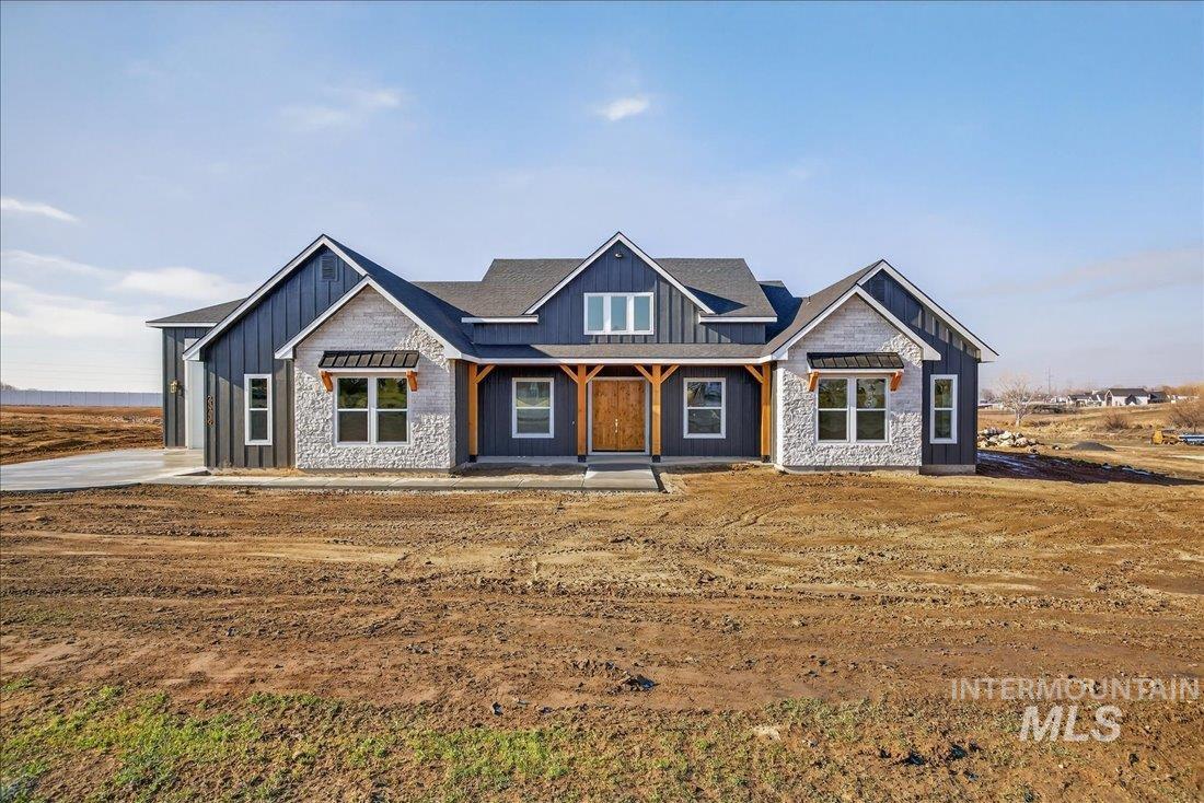 23739 Legends Lane, Caldwell, Idaho 83607, 3 Bedrooms, 2.5 Bathrooms, Residential For Sale, Price $965,000,MLS 98971497