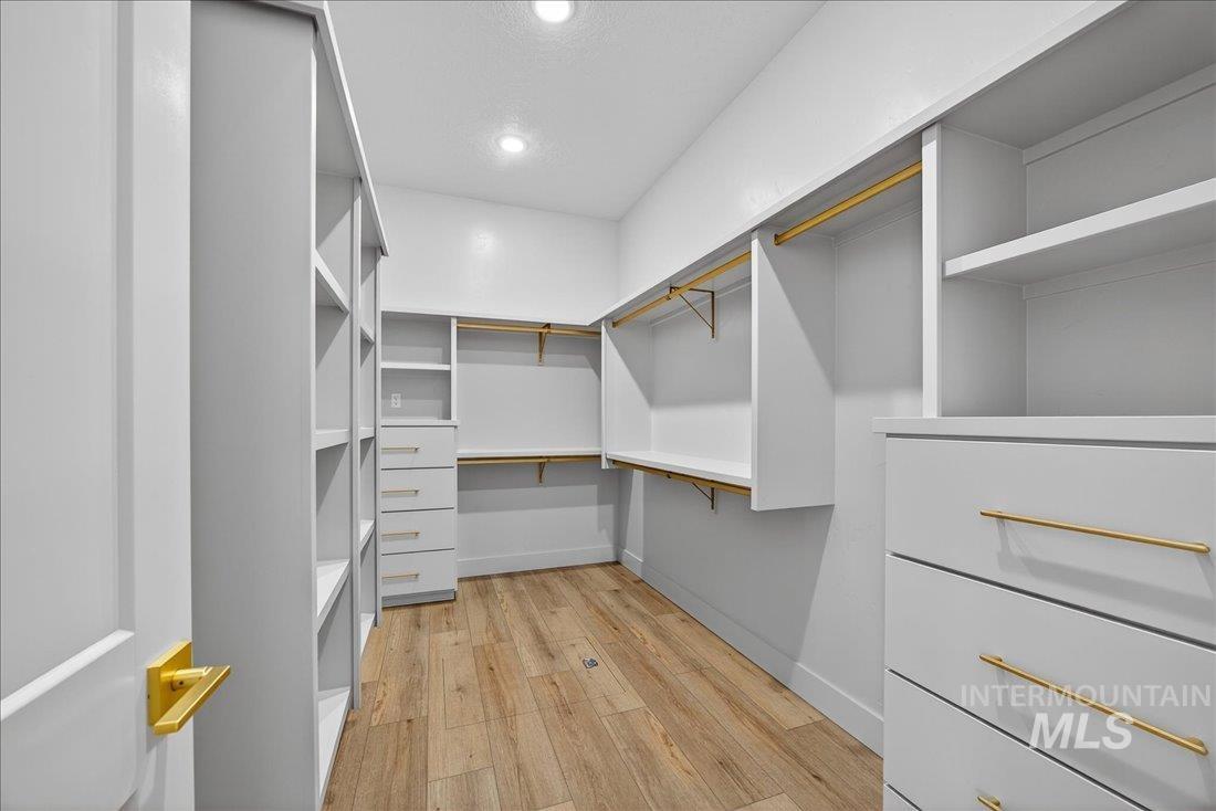 23739 Legends Lane, Caldwell, Idaho 83607, 3 Bedrooms, 2.5 Bathrooms, Residential For Sale, Price $965,000,MLS 98971497