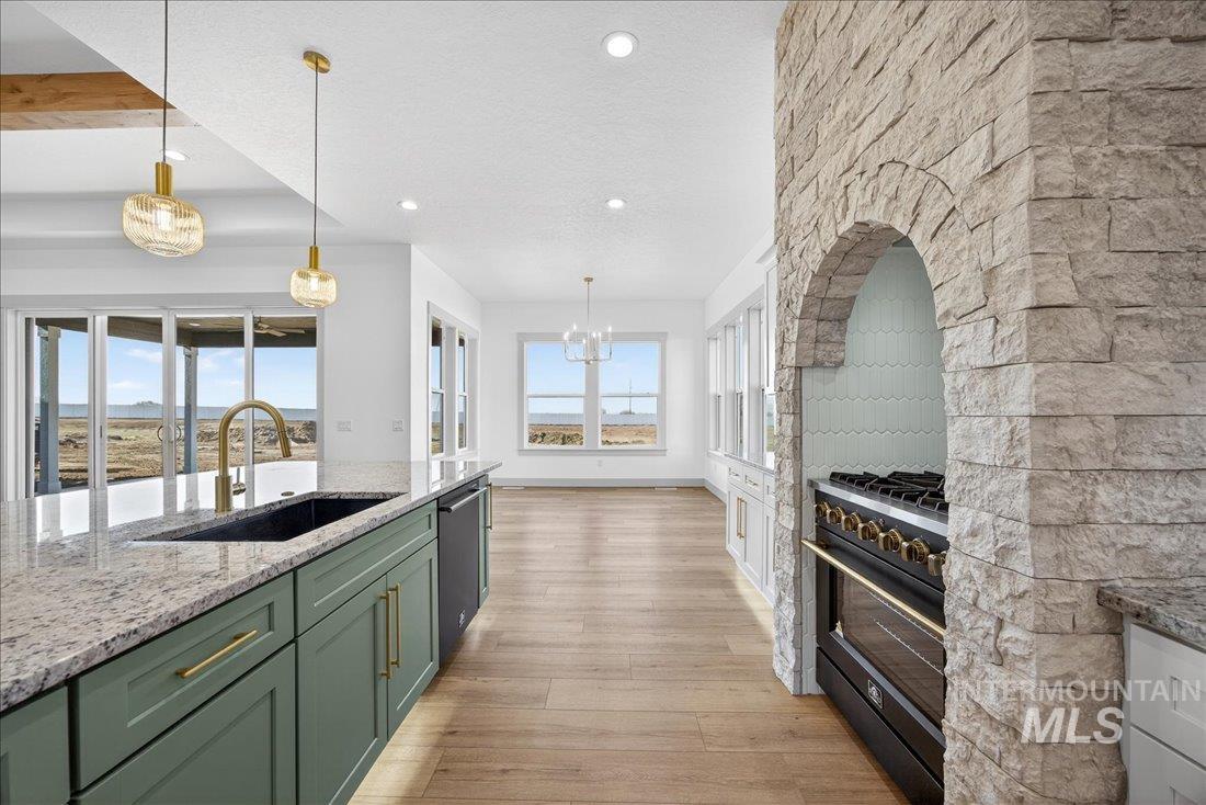 23739 Legends Lane, Caldwell, Idaho 83607, 3 Bedrooms, 2.5 Bathrooms, Residential For Sale, Price $965,000,MLS 98971497