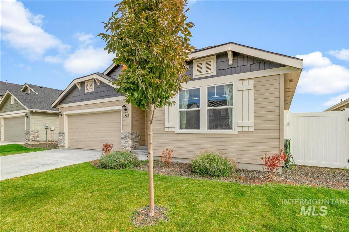 1282 S Threave Ave, Kuna, Idaho 83634, 4 Bedrooms, 2 Bathrooms, Residential For Sale, Price $440,000,MLS 98971498