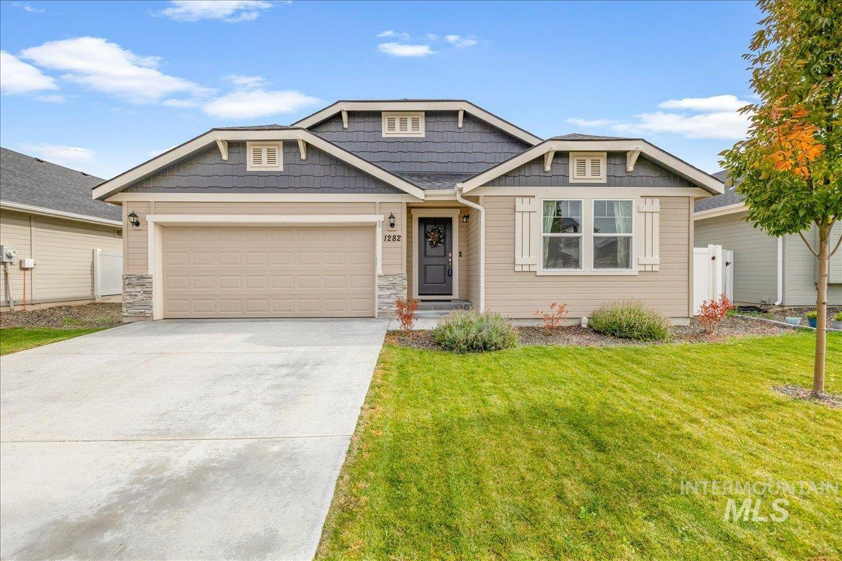 1282 S Threave Ave, Kuna, Idaho 83634, 4 Bedrooms, 2 Bathrooms, Residential For Sale, Price $440,000,MLS 98971498