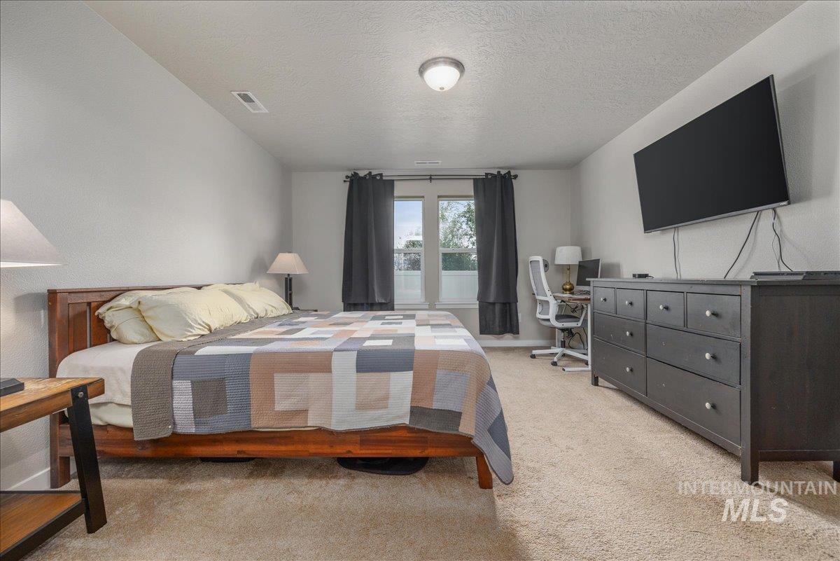 1282 S Threave Ave, Kuna, Idaho 83634, 4 Bedrooms, 2 Bathrooms, Residential For Sale, Price $440,000,MLS 98971498