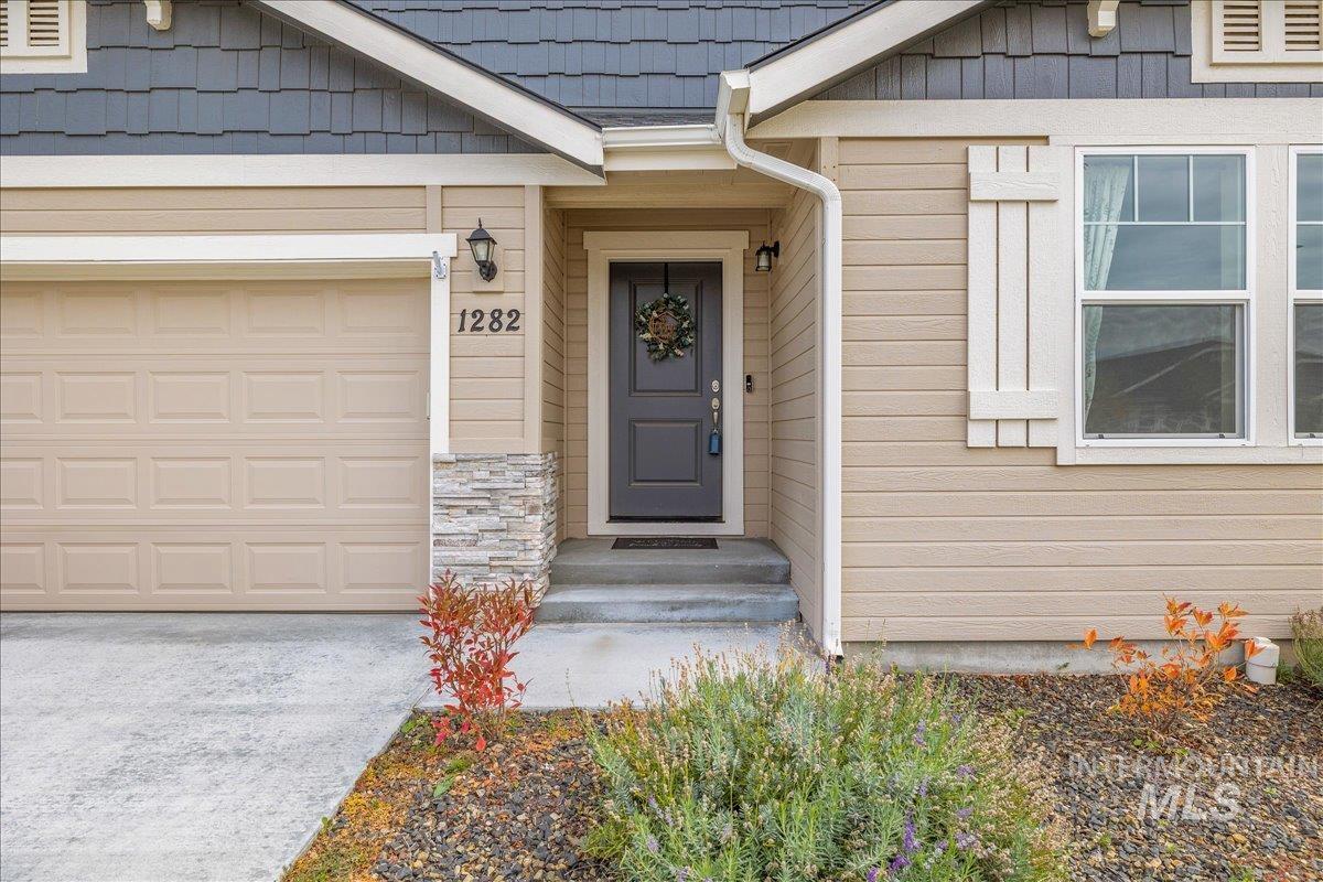 1282 S Threave Ave, Kuna, Idaho 83634, 4 Bedrooms, 2 Bathrooms, Residential For Sale, Price $440,000,MLS 98971498