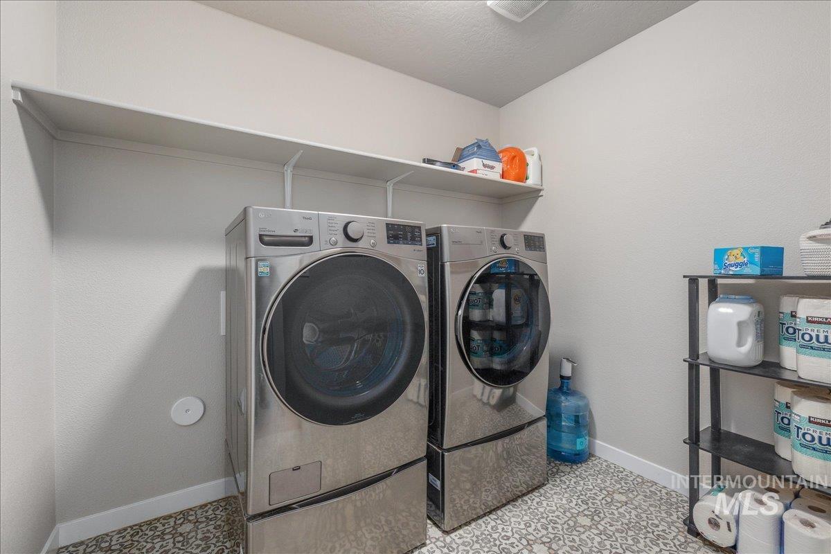 1282 S Threave Ave, Kuna, Idaho 83634, 4 Bedrooms, 2 Bathrooms, Residential For Sale, Price $440,000,MLS 98971498