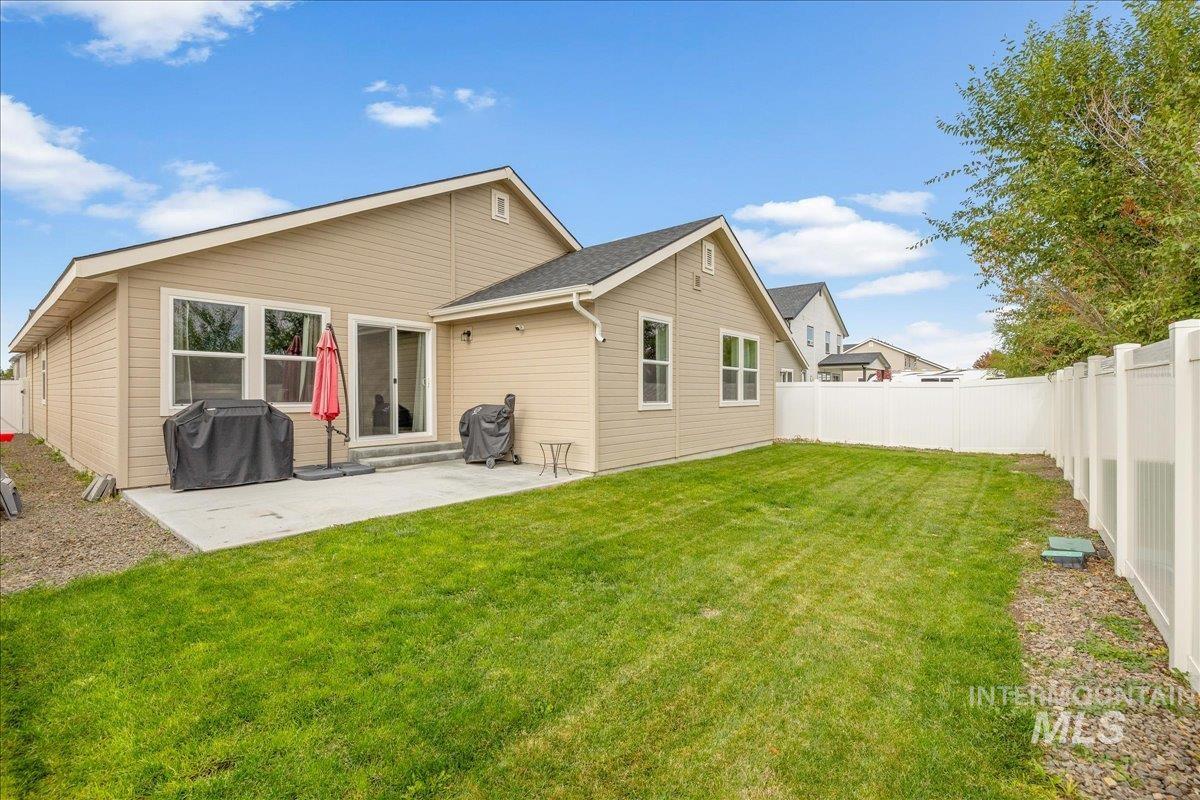 1282 S Threave Ave, Kuna, Idaho 83634, 4 Bedrooms, 2 Bathrooms, Residential For Sale, Price $440,000,MLS 98971498