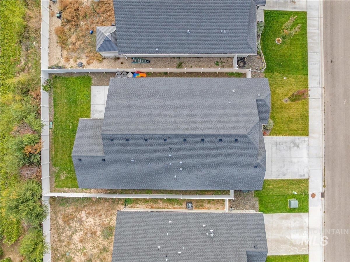 1282 S Threave Ave, Kuna, Idaho 83634, 4 Bedrooms, 2 Bathrooms, Residential For Sale, Price $440,000,MLS 98971498