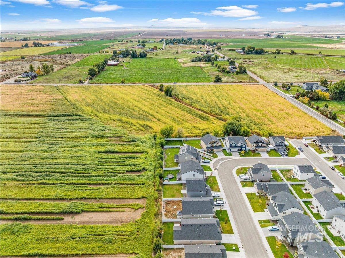 1282 S Threave Ave, Kuna, Idaho 83634, 4 Bedrooms, 2 Bathrooms, Residential For Sale, Price $440,000,MLS 98971498