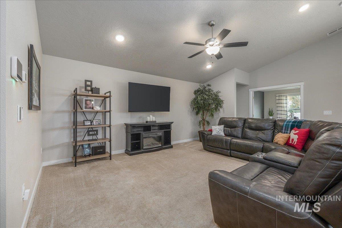 1282 S Threave Ave, Kuna, Idaho 83634, 4 Bedrooms, 2 Bathrooms, Residential For Sale, Price $440,000,MLS 98971498