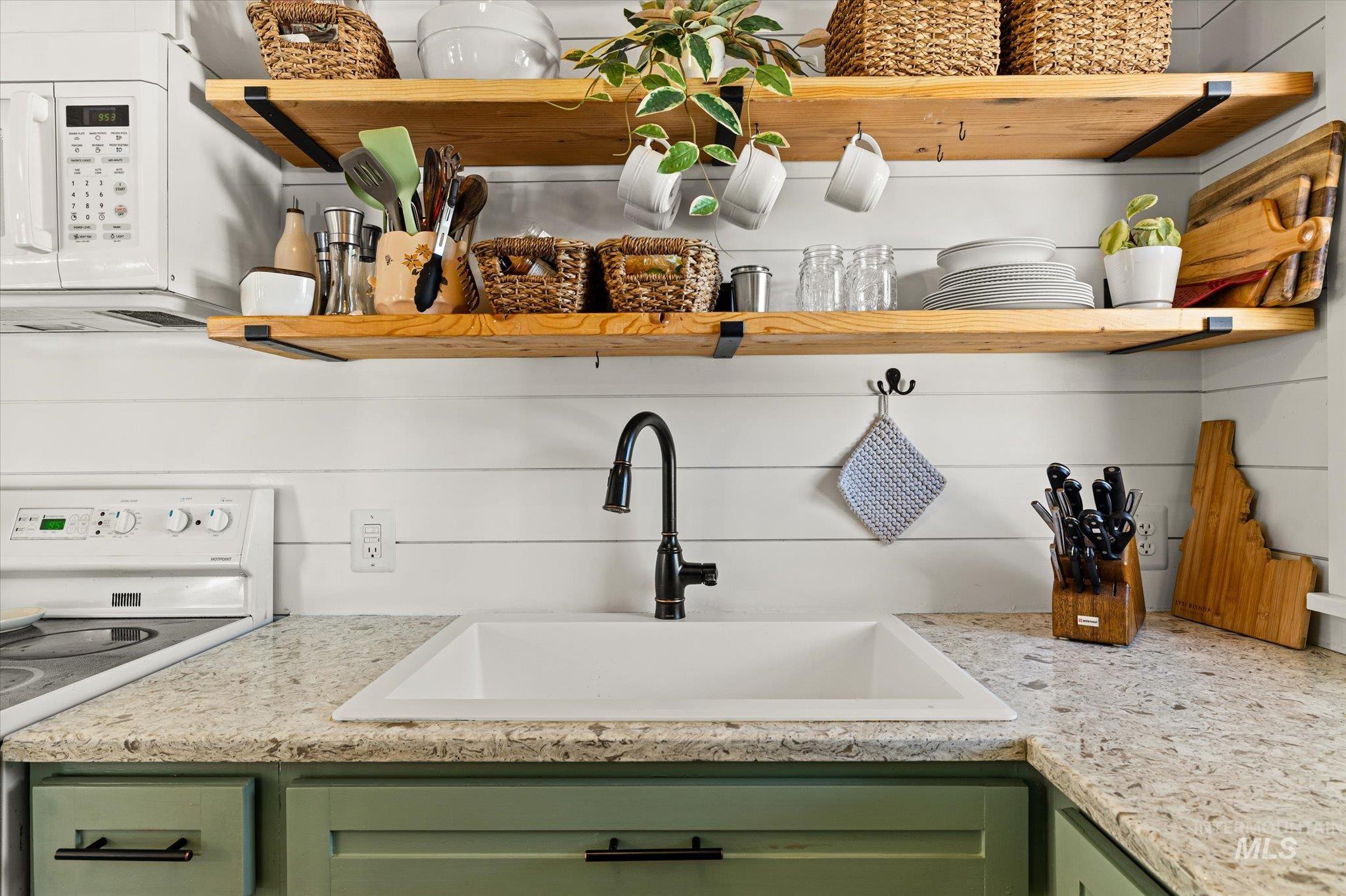 1008 Fillmore, Caldwell, Idaho 83605, 3 Bedrooms, 2 Bathrooms, Residential For Sale, Price $430,000,MLS 98971499