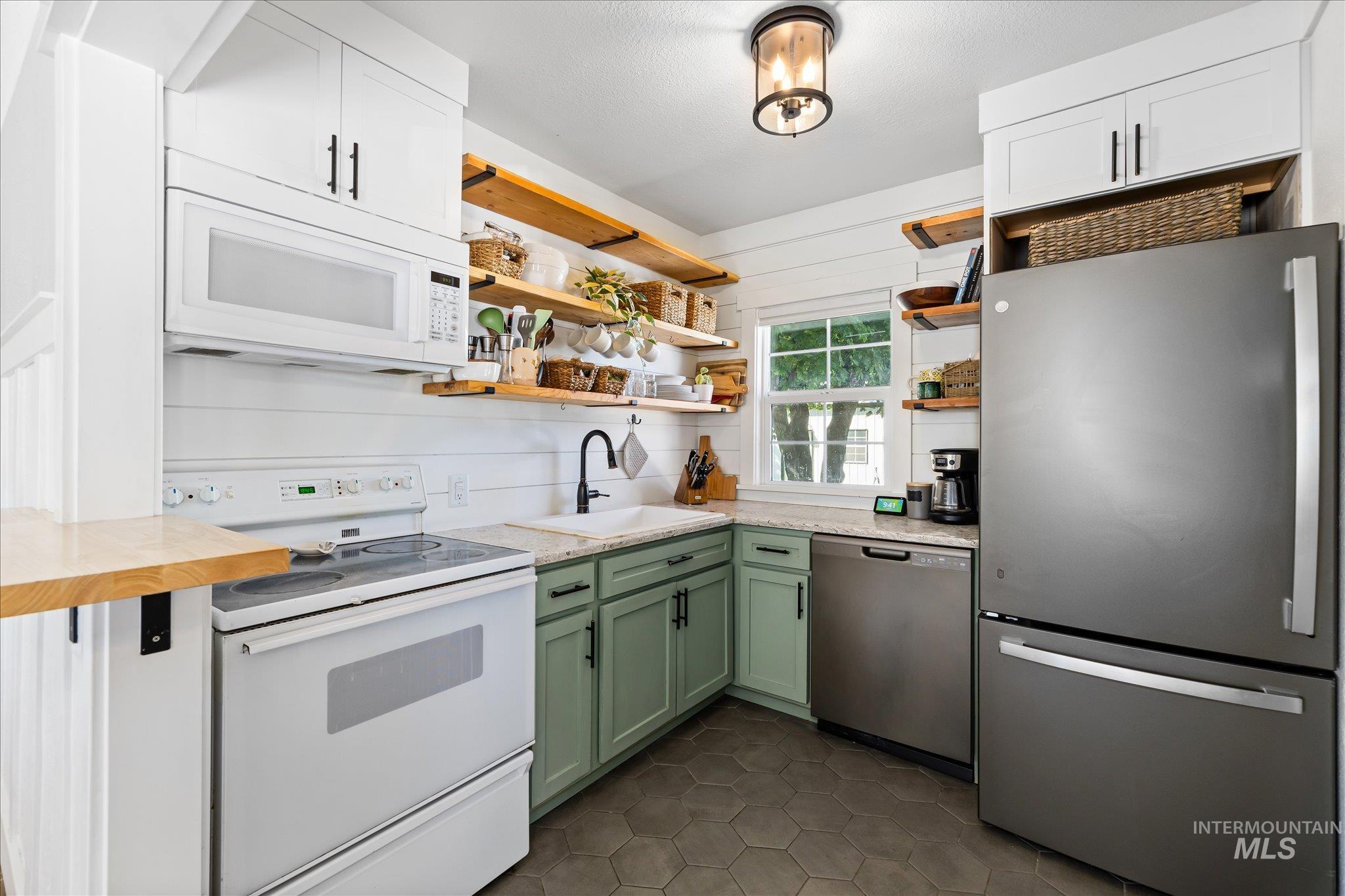 1008 Fillmore, Caldwell, Idaho 83605, 3 Bedrooms, 2 Bathrooms, Residential For Sale, Price $430,000,MLS 98971499