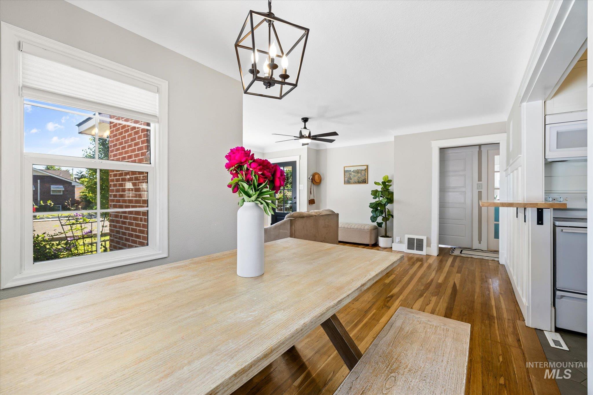 1008 Fillmore, Caldwell, Idaho 83605, 3 Bedrooms, 2 Bathrooms, Residential For Sale, Price $430,000,MLS 98971499