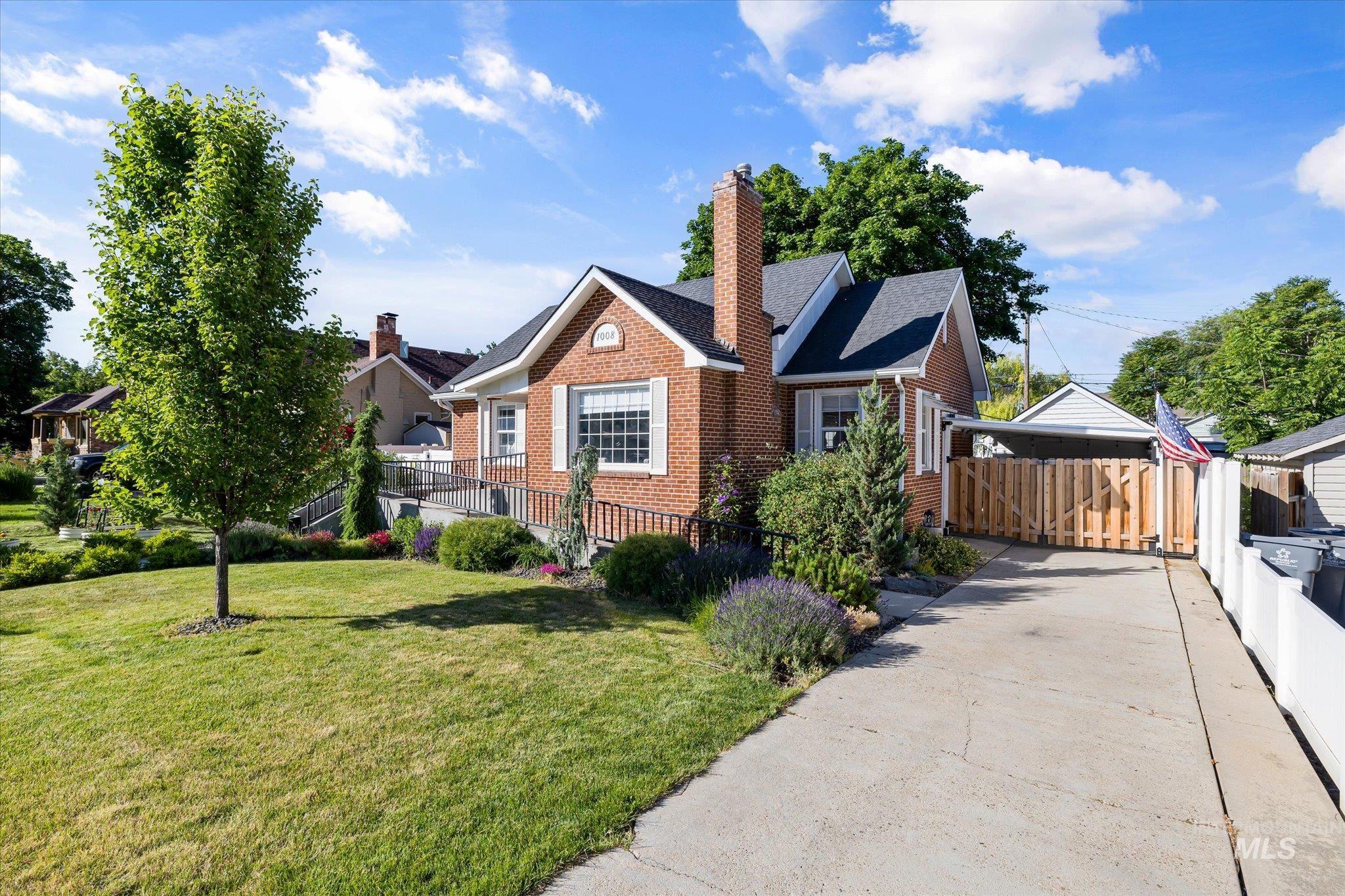 1008 Fillmore, Caldwell, Idaho 83605, 3 Bedrooms, 2 Bathrooms, Residential For Sale, Price $430,000,MLS 98971499