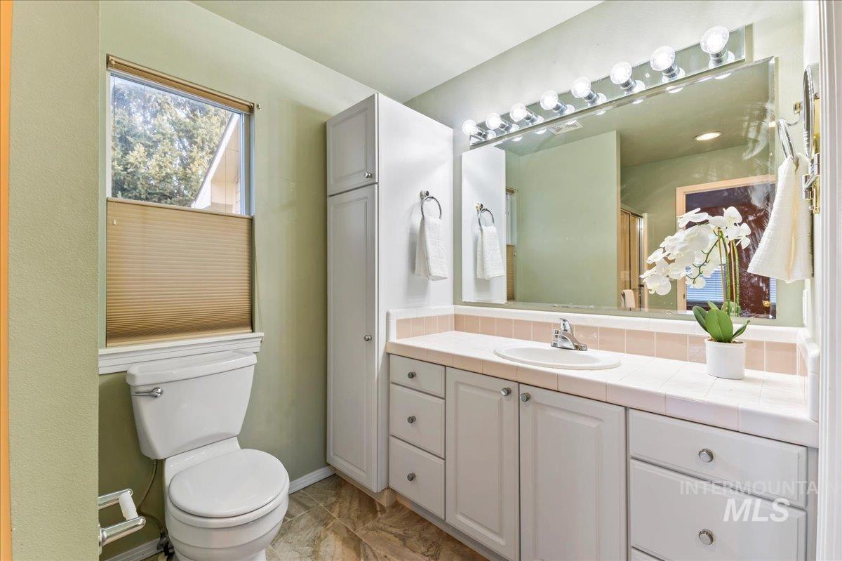 1986 E Easy Jet, Meridian, Idaho 83642, 4 Bedrooms, 2 Bathrooms, Residential For Sale, Price $485,000,MLS 98971500