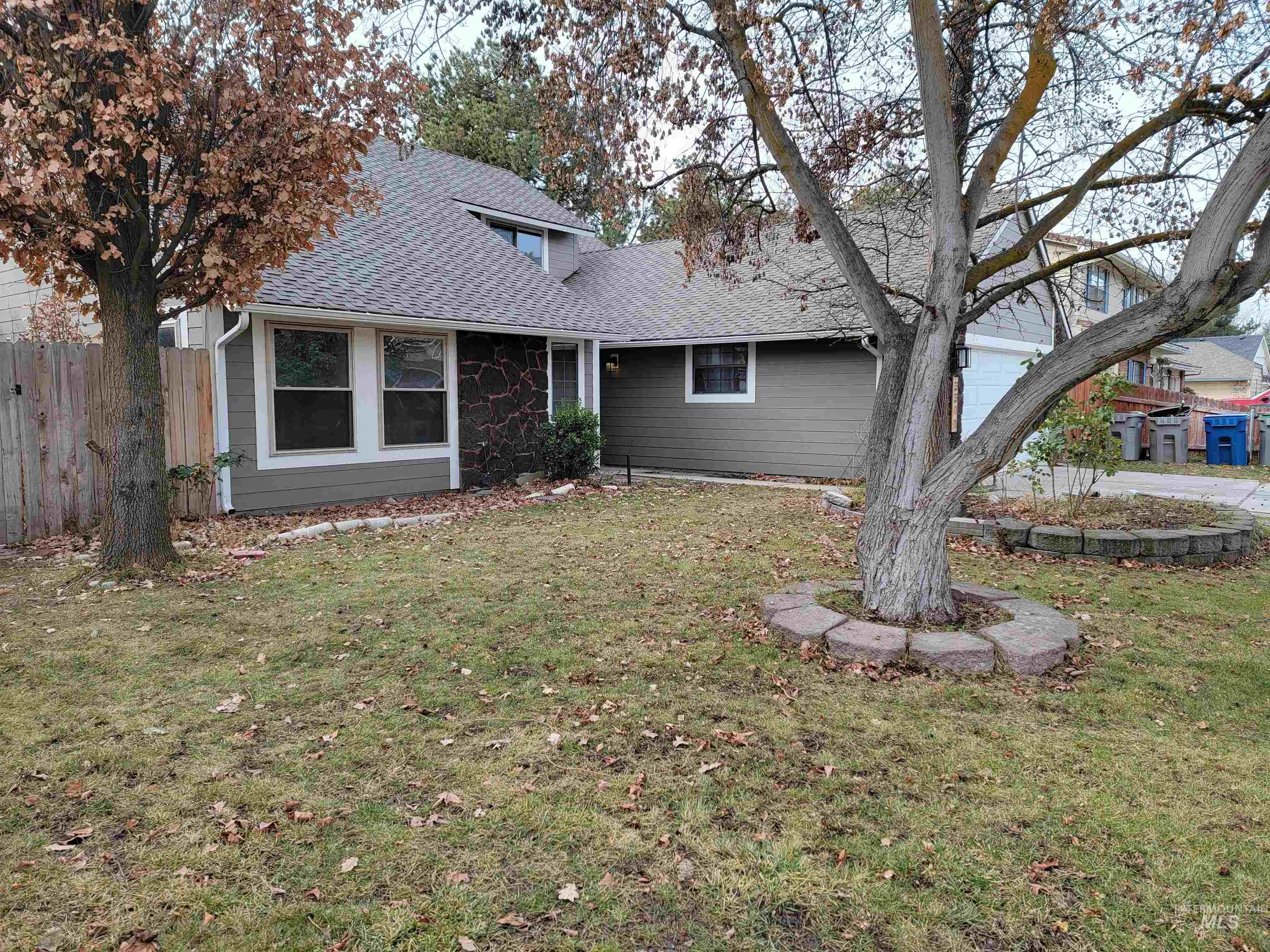 3311 S Snowflake Way, Boise, Idaho 83706-5261, 3 Bedrooms, 2 Bathrooms, Residential For Sale, Price $649,000,MLS 98971501