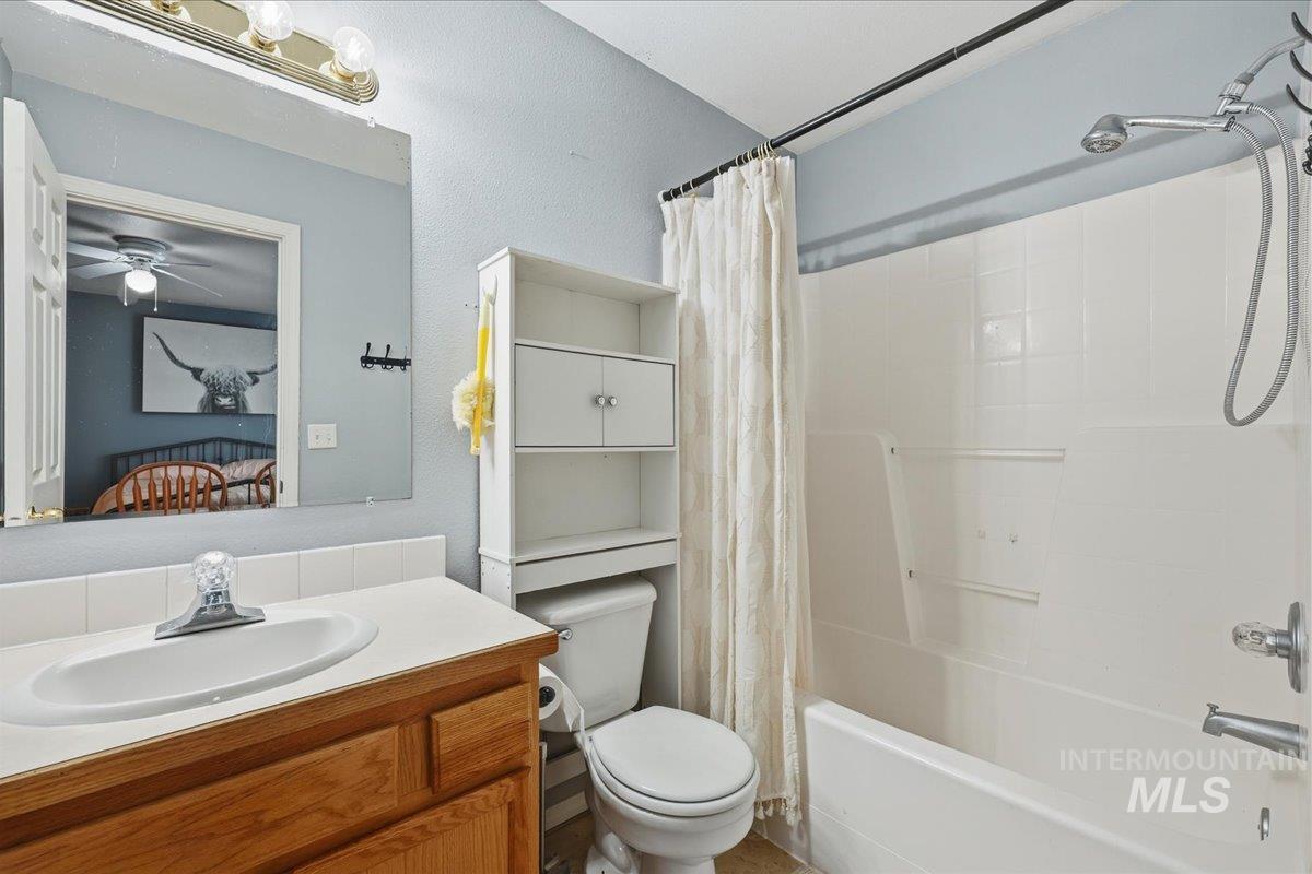 1540 Peregrine Dr., Mountain Home, Idaho 83647, 4 Bedrooms, 2 Bathrooms, Residential For Sale, Price $349,900,MLS 98971503