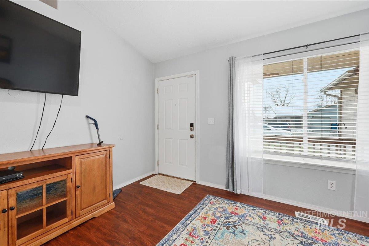 1540 Peregrine Dr., Mountain Home, Idaho 83647, 4 Bedrooms, 2 Bathrooms, Residential For Sale, Price $349,900,MLS 98971503