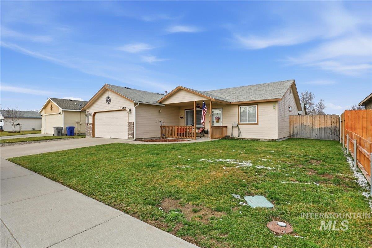 1540 Peregrine Dr., Mountain Home, Idaho 83647, 4 Bedrooms, 2 Bathrooms, Residential For Sale, Price $349,900,MLS 98971503