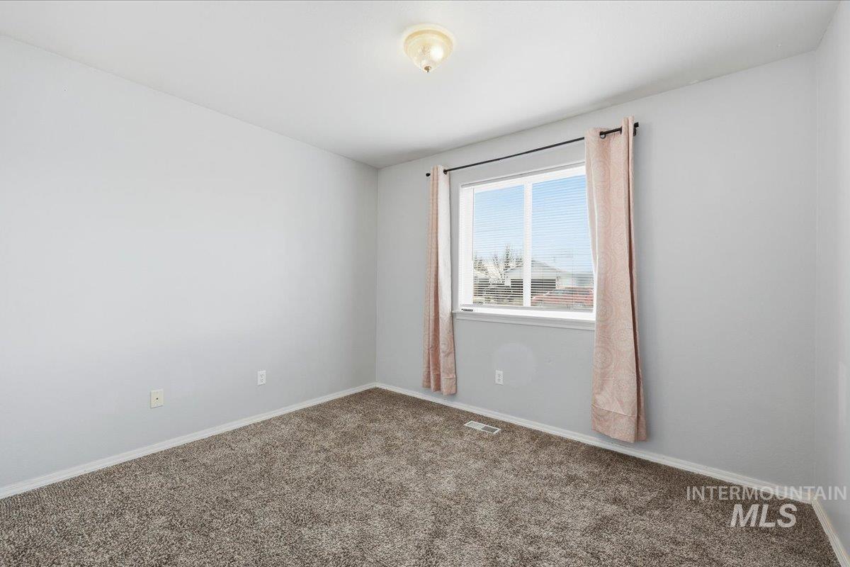 1540 Peregrine Dr., Mountain Home, Idaho 83647, 4 Bedrooms, 2 Bathrooms, Residential For Sale, Price $349,900,MLS 98971503