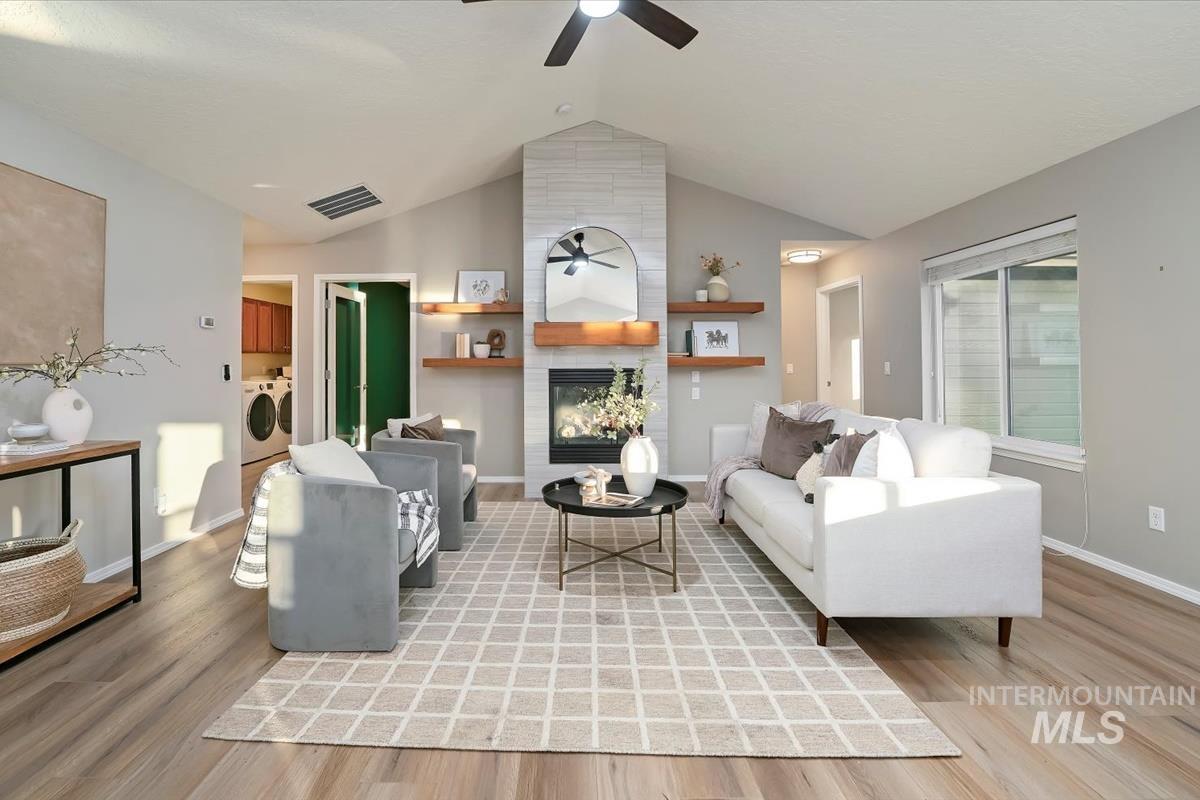 408 S Whisperwood Way, Boise, Idaho 83709, 2 Bedrooms, 2 Bathrooms, Residential For Sale, Price $460,000,MLS 98971506